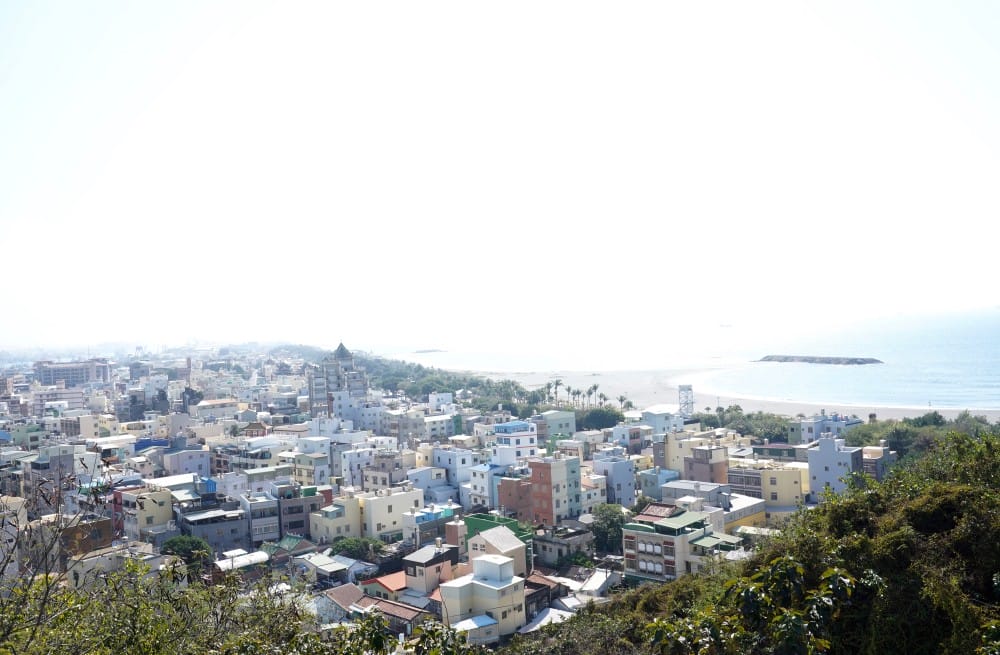 高雄燈塔高雄旗津燈塔，免門票白色燈塔超美還有景觀咖啡廳