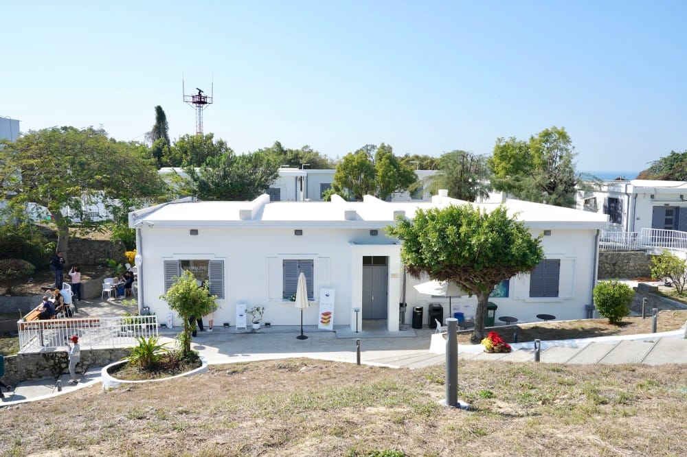 高雄燈塔高雄旗津燈塔，免門票白色燈塔超美還有景觀咖啡廳