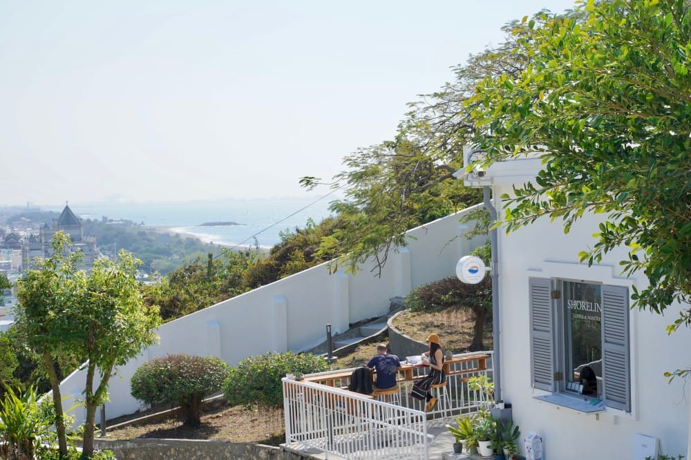 高雄燈塔高雄旗津燈塔，免門票白色燈塔超美還有景觀咖啡廳