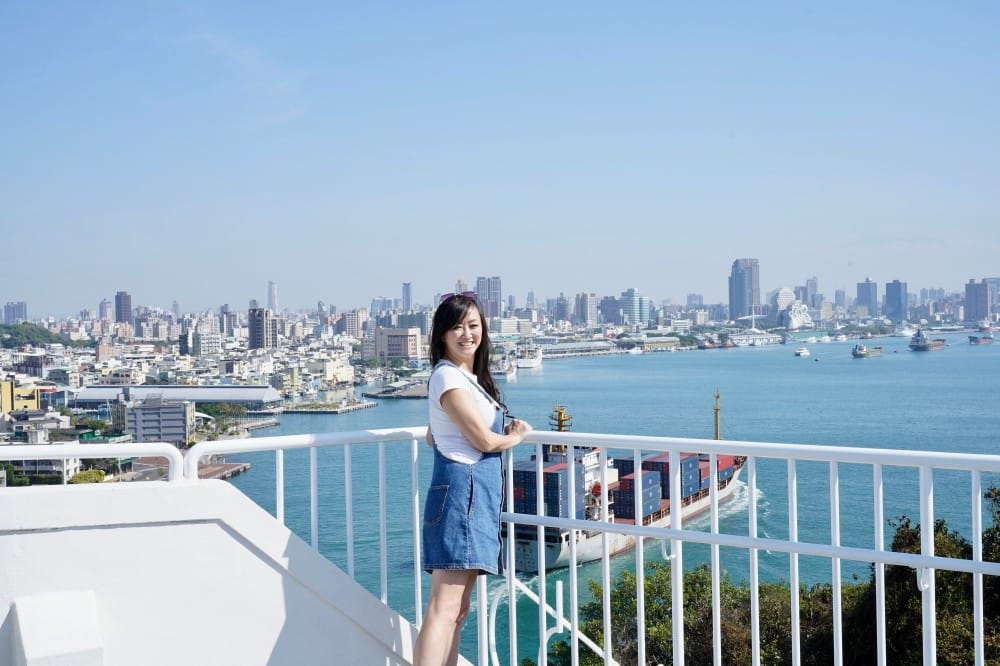 高雄燈塔高雄旗津燈塔，免門票白色燈塔超美還有景觀咖啡廳