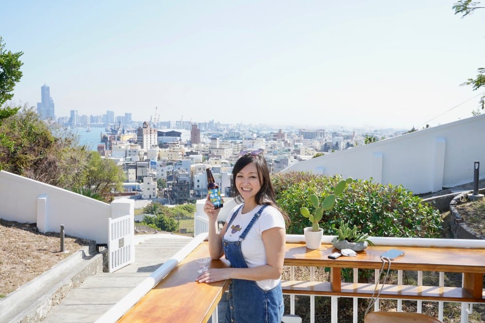 高雄燈塔高雄旗津燈塔，免門票白色燈塔超美還有景觀咖啡廳