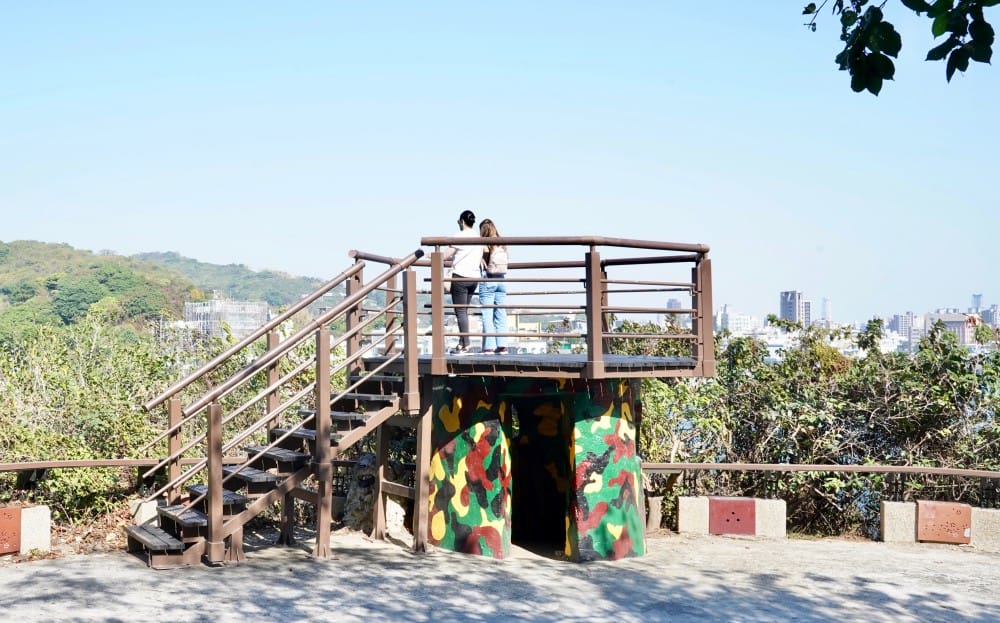 高雄燈塔高雄旗津燈塔，免門票白色燈塔超美還有景觀咖啡廳