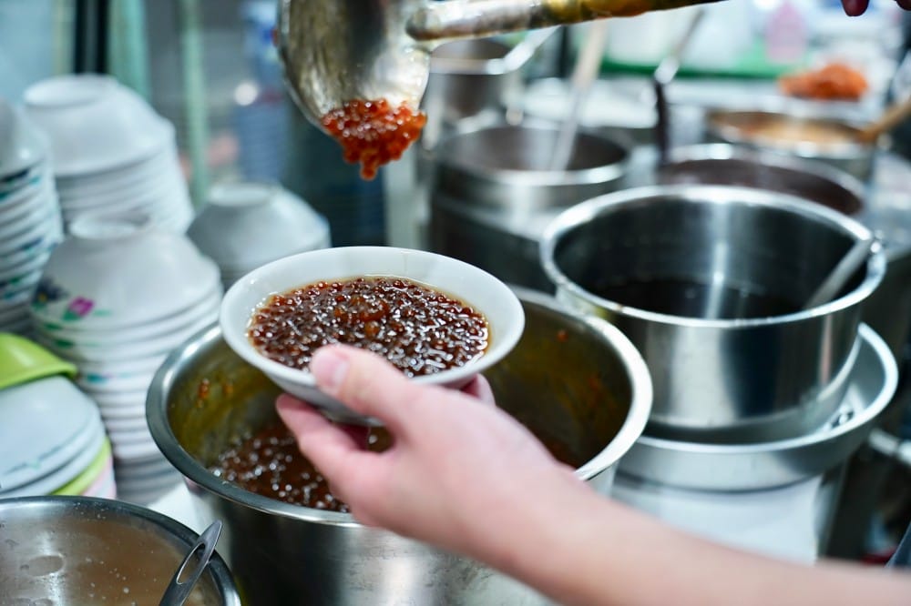 高雄美食｜鄧家粉圓冰，古早味冰品，15元超級銅板價，還整碗滿滿的，真的很扯