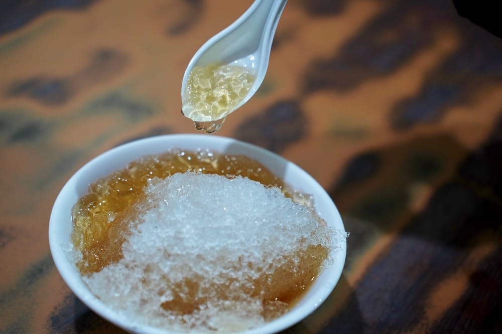 高雄美食｜鄧家粉圓冰，古早味冰品，15元超級銅板價，還整碗滿滿的，真的很扯