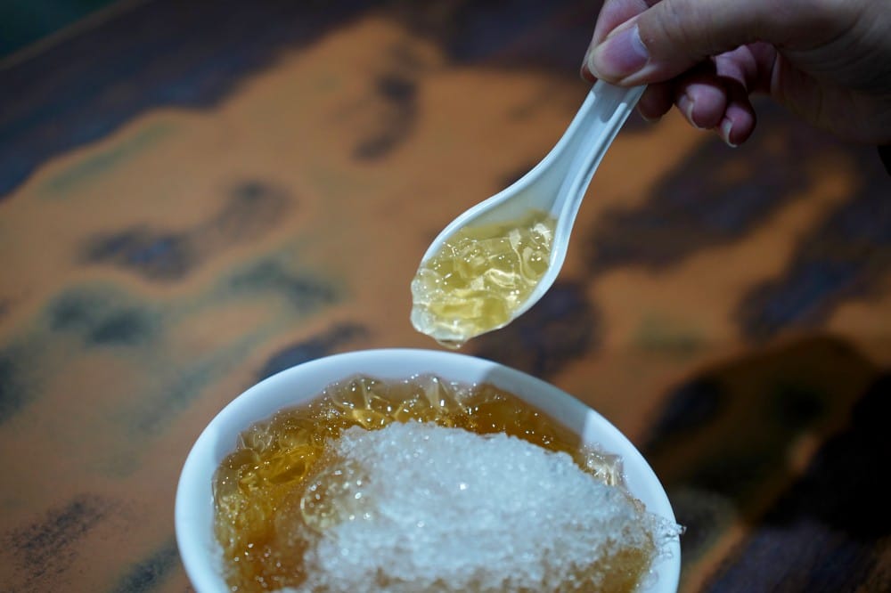 高雄美食｜鄧家粉圓冰，古早味冰品，15元超級銅板價，還整碗滿滿的，真的很扯