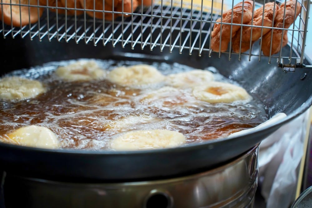 高雄｜蘇阿嬤雞蛋酥在地人推薦，哈瑪星鼓山渡船頭必吃點心，60年的好味道只有高雄才吃得到的口味！