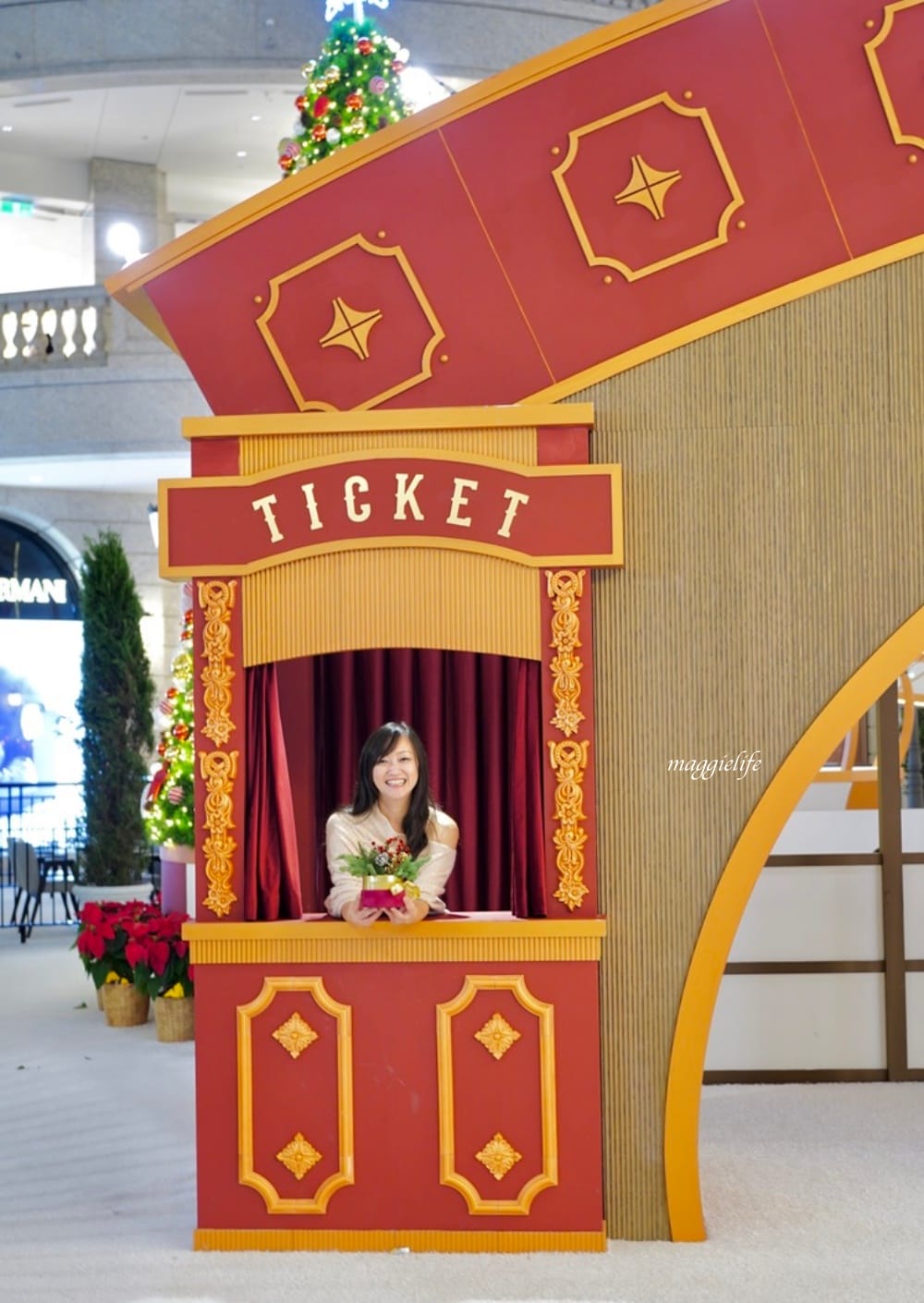聖誕節|台北2023BELLAVITA貴婦百貨聖誕節,白色雪地浪漫聖誕節,信義區最美,快來拍好拍滿吧 - 第35張圖 聖誕節|台北2023BELLAVITA貴婦百貨聖誕節,白色雪地浪漫聖誕節,信義區最美,快來拍好拍滿吧