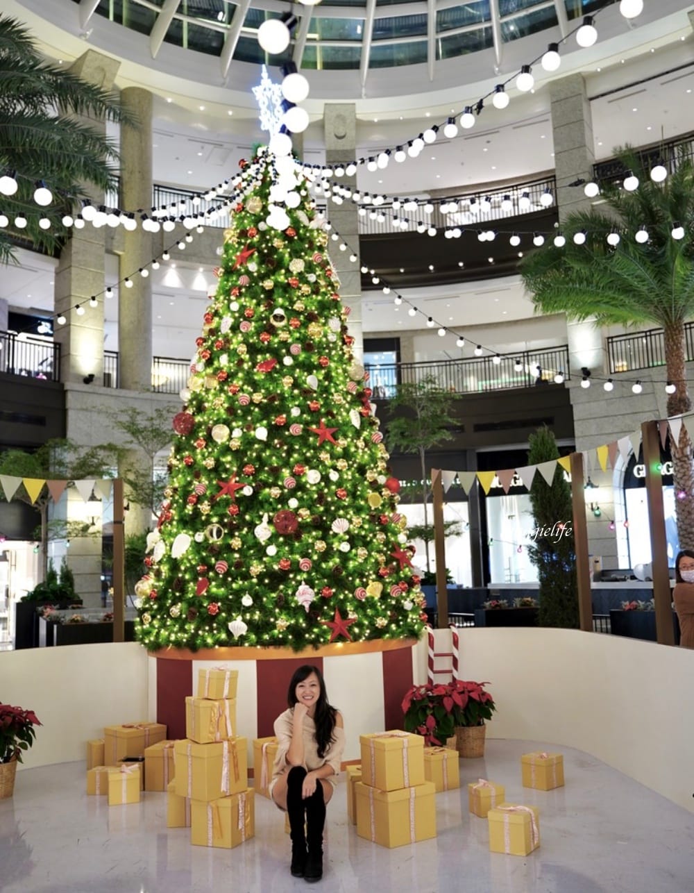 聖誕節|台北2023BELLAVITA貴婦百貨聖誕節,白色雪地浪漫聖誕節,信義區最美,快來拍好拍滿吧 - 第32張圖 聖誕節|台北2023BELLAVITA貴婦百貨聖誕節,白色雪地浪漫聖誕節,信義區最美,快來拍好拍滿吧
