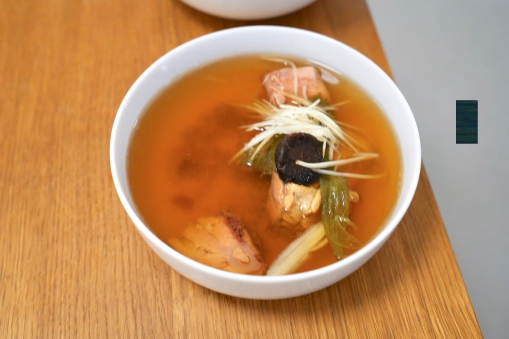 滷肉飯店｜南京復興兄弟飯店旁的高質感藝廊滷肉飯，吃魯肉飯也可以很網美