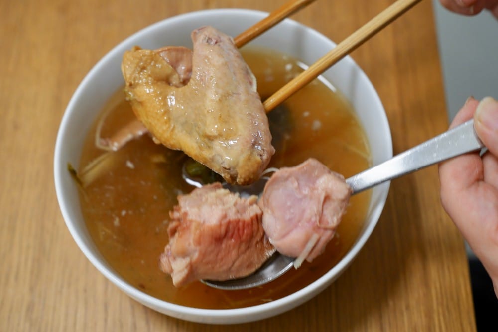 滷肉飯店｜南京復興兄弟飯店旁的高質感藝廊滷肉飯，吃魯肉飯也可以很網美