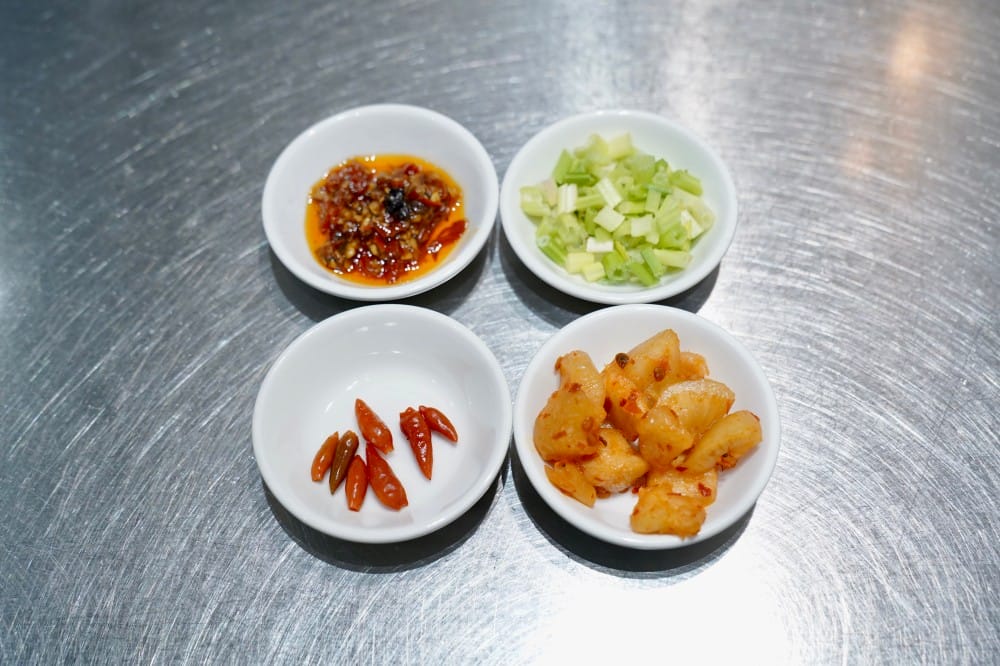 好吃食堂|超澎湃海鮮鍋燒麵,豬油飯加半熟蛋,還有好吃的松阪豬,大安路平價美食 - 第16張圖 好吃食堂|超澎湃海鮮鍋燒麵,豬油飯加半熟蛋,還有好吃的松阪豬,大安路平價美食