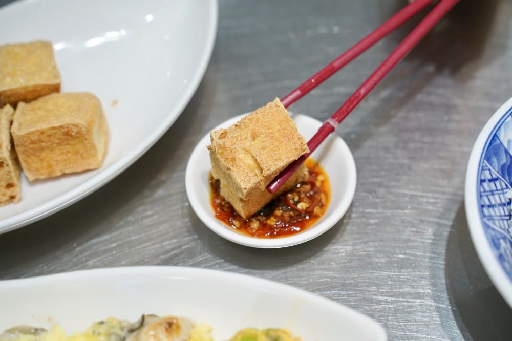 好吃食堂|超澎湃海鮮鍋燒麵,豬油飯加半熟蛋,還有好吃的松阪豬,大安路平價美食 - 第37張圖 好吃食堂|超澎湃海鮮鍋燒麵,豬油飯加半熟蛋,還有好吃的松阪豬,大安路平價美食