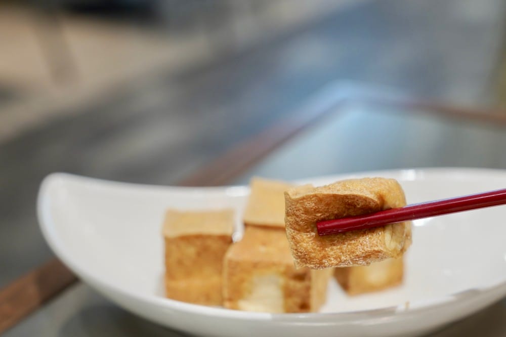 好吃食堂｜超澎湃海鮮鍋燒麵，豬油飯加半熟蛋，還有好吃的松阪豬，大安路平價美食