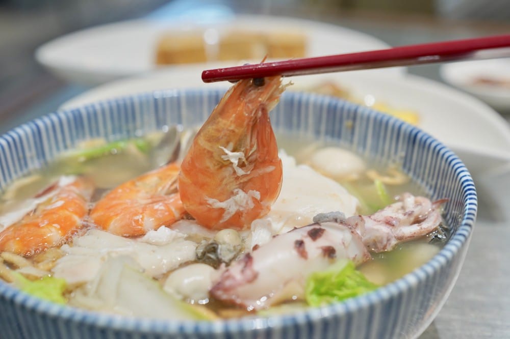 好吃食堂|超澎湃海鮮鍋燒麵,豬油飯加半熟蛋,還有好吃的松阪豬,大安路平價美食 - 第20張圖 好吃食堂|超澎湃海鮮鍋燒麵,豬油飯加半熟蛋,還有好吃的松阪豬,大安路平價美食