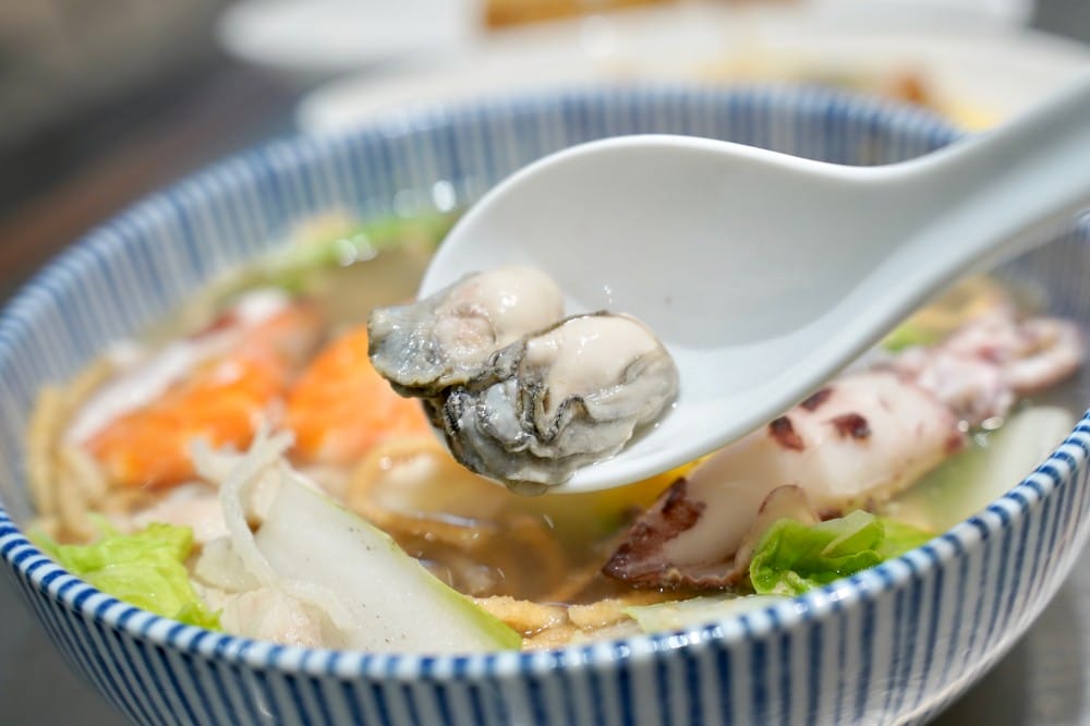 好吃食堂|超澎湃海鮮鍋燒麵,豬油飯加半熟蛋,還有好吃的松阪豬,大安路平價美食 - 第21張圖 好吃食堂|超澎湃海鮮鍋燒麵,豬油飯加半熟蛋,還有好吃的松阪豬,大安路平價美食