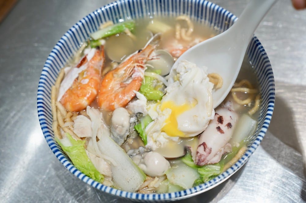 好吃食堂|超澎湃海鮮鍋燒麵,豬油飯加半熟蛋,還有好吃的松阪豬,大安路平價美食 - 第23張圖 好吃食堂|超澎湃海鮮鍋燒麵,豬油飯加半熟蛋,還有好吃的松阪豬,大安路平價美食
