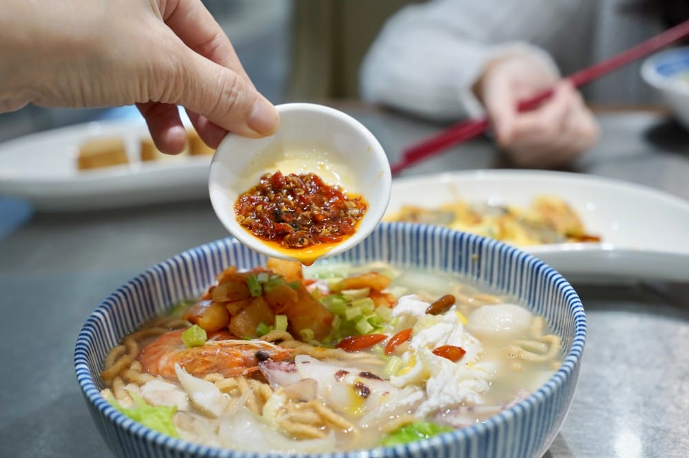 好吃食堂|超澎湃海鮮鍋燒麵,豬油飯加半熟蛋,還有好吃的松阪豬,大安路平價美食 - 第26張圖 好吃食堂|超澎湃海鮮鍋燒麵,豬油飯加半熟蛋,還有好吃的松阪豬,大安路平價美食