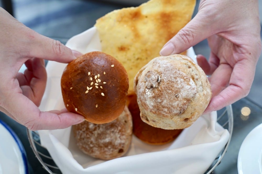 台北萬豪酒店推出爐烤肋眼、菲力牛排兩種牛排吃到飽無限續點，還有機會獲得台北萬豪住宿券，期間限定CP值爆高！快來吃！