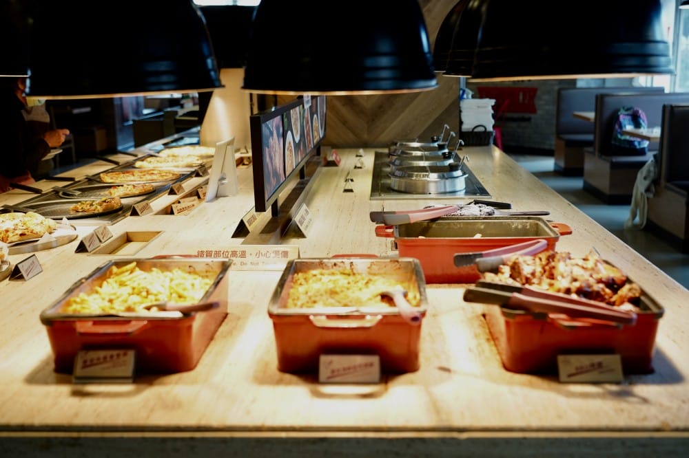 台北必勝客歡樂吧｜台北吃到飽，披薩烤雞吃到飽，449就可以吃到飽菜單