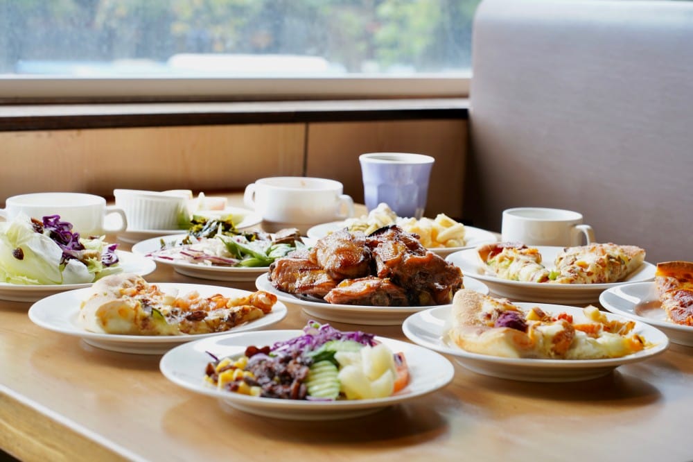 台北必勝客歡樂吧｜台北吃到飽，披薩烤雞吃到飽，449就可以吃到飽菜單