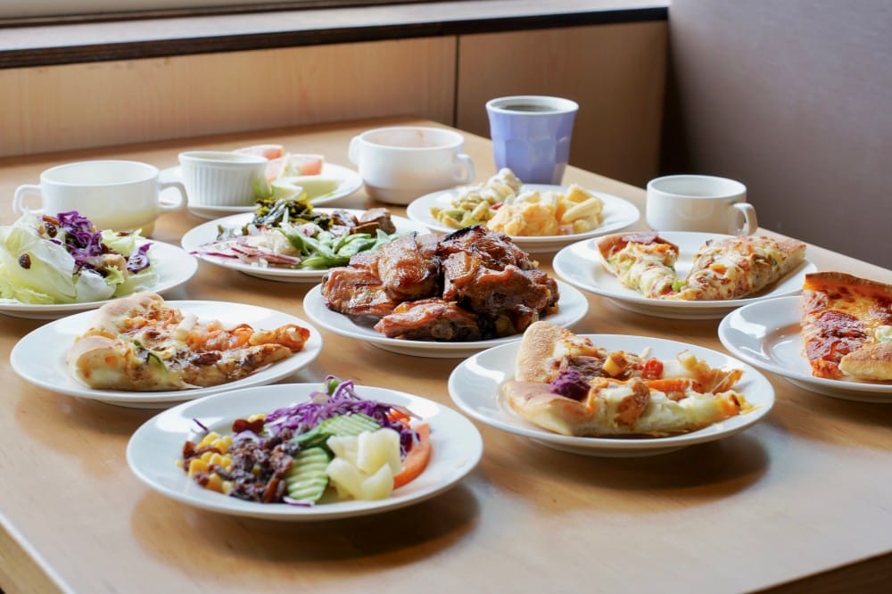 台北必勝客歡樂吧｜台北吃到飽，披薩烤雞吃到飽，449就可以吃到飽菜單