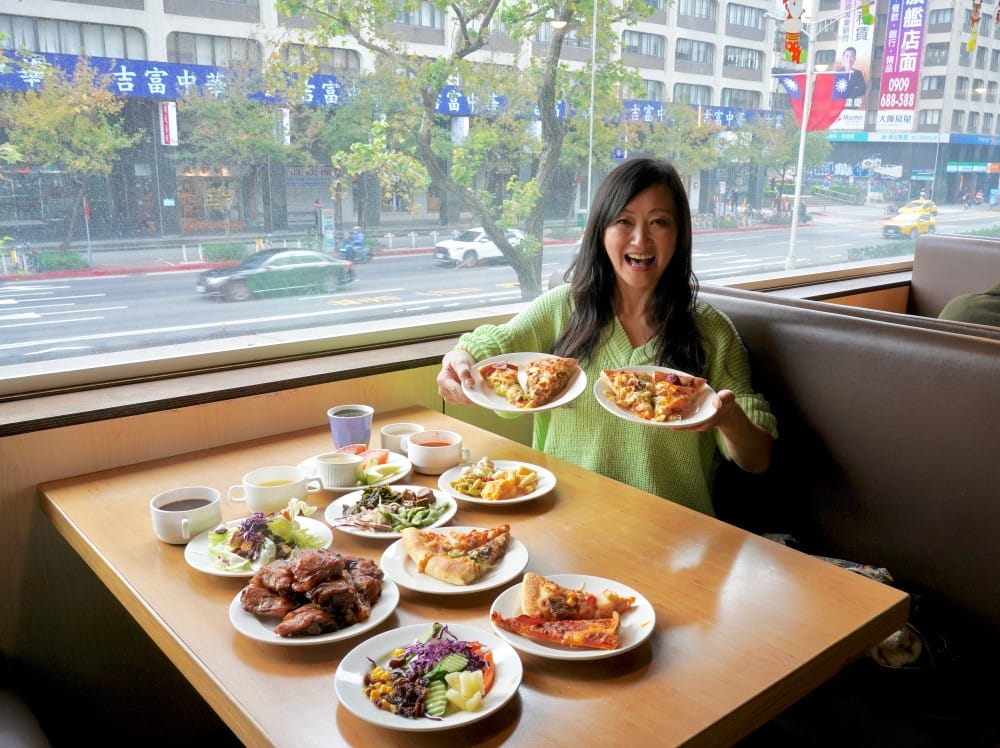 台北必勝客歡樂吧｜台北吃到飽，披薩烤雞吃到飽，449就可以吃到飽菜單