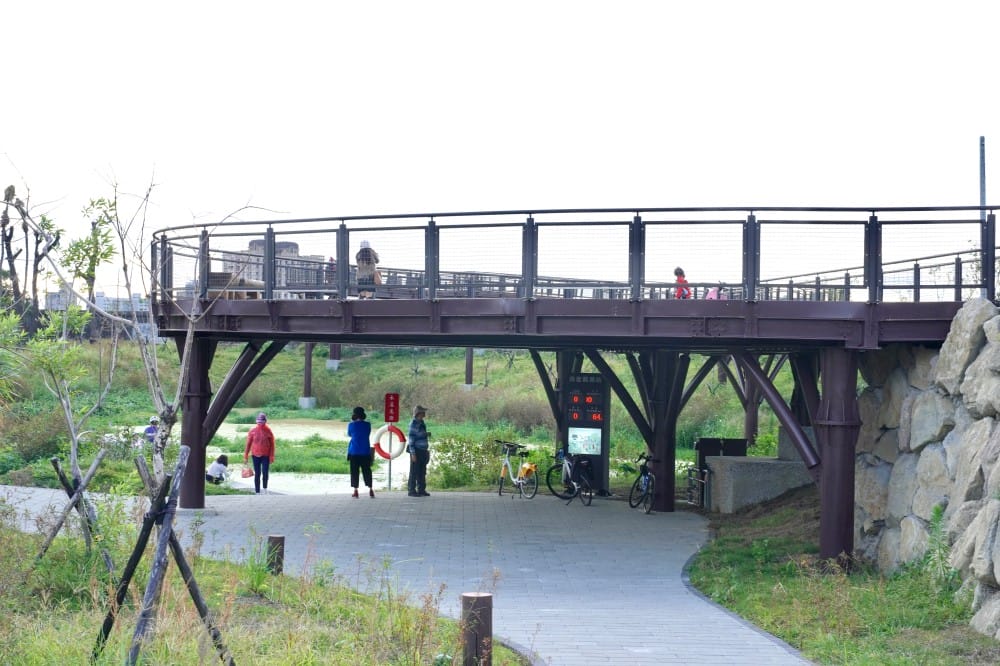 雙溪濕地公園｜台北士林新景點，唯美超仙水中步道，超美夕陽美景