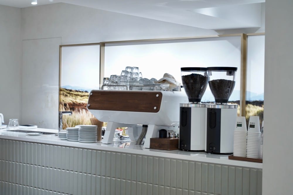 ivette Da An大安店｜純白玻璃屋咖啡廳，台中知名澳式早午餐咖啡廳ivette cafe插旗台北大安區，菜單，忠孝敦化站