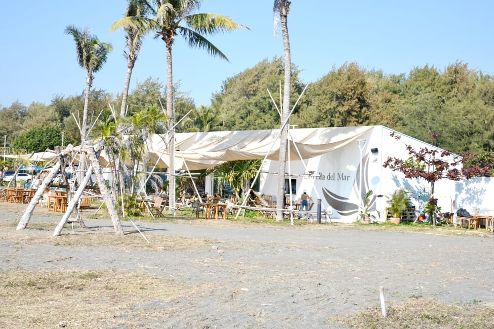 高雄旗津景點一日遊|搭渡輪,小希臘看夜景,看夕陽逛老街,秒到泰國沙灘,從早到晚玩一整天 - 第16張圖 高雄旗津景點一日遊|搭渡輪,小希臘看夜景,看夕陽逛老街,秒到泰國沙灘,從早到晚玩一整天