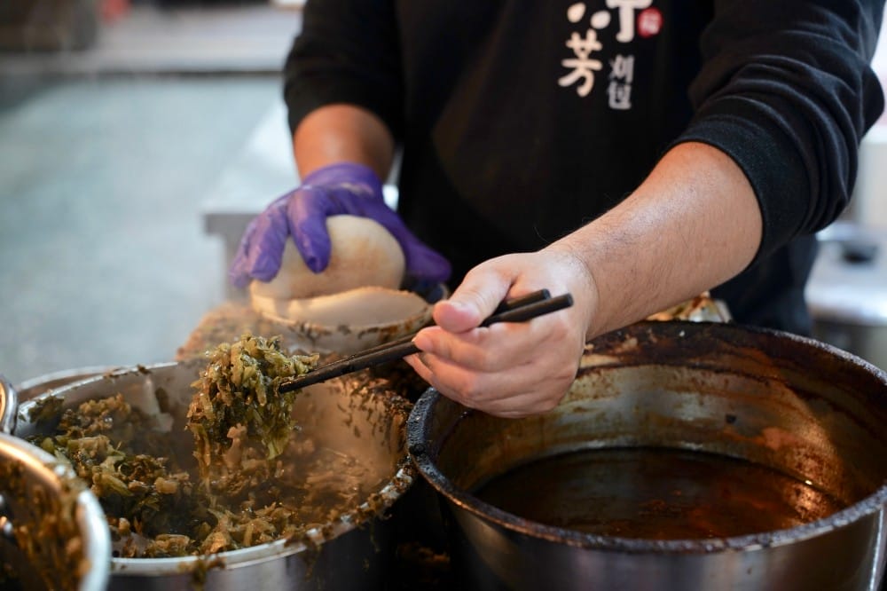 源芳刈包｜華西街觀光夜市美食推薦，連續3年米其林推薦