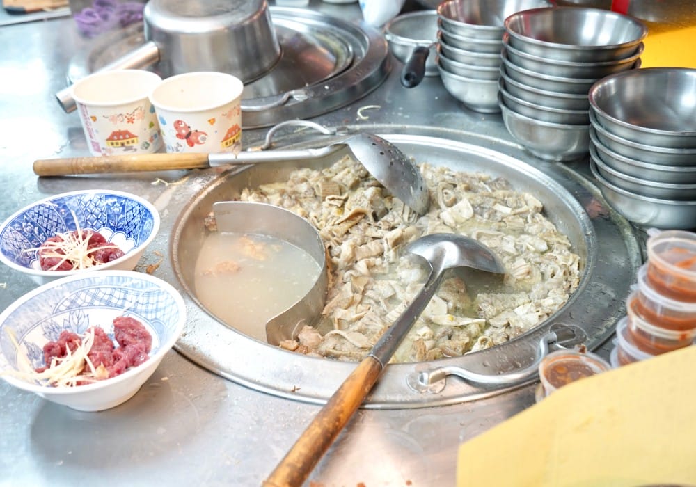 郭家炒牛肉｜萬華華西街夜市，80年老店台北最強炒牛肉，牛雜湯（菜單）