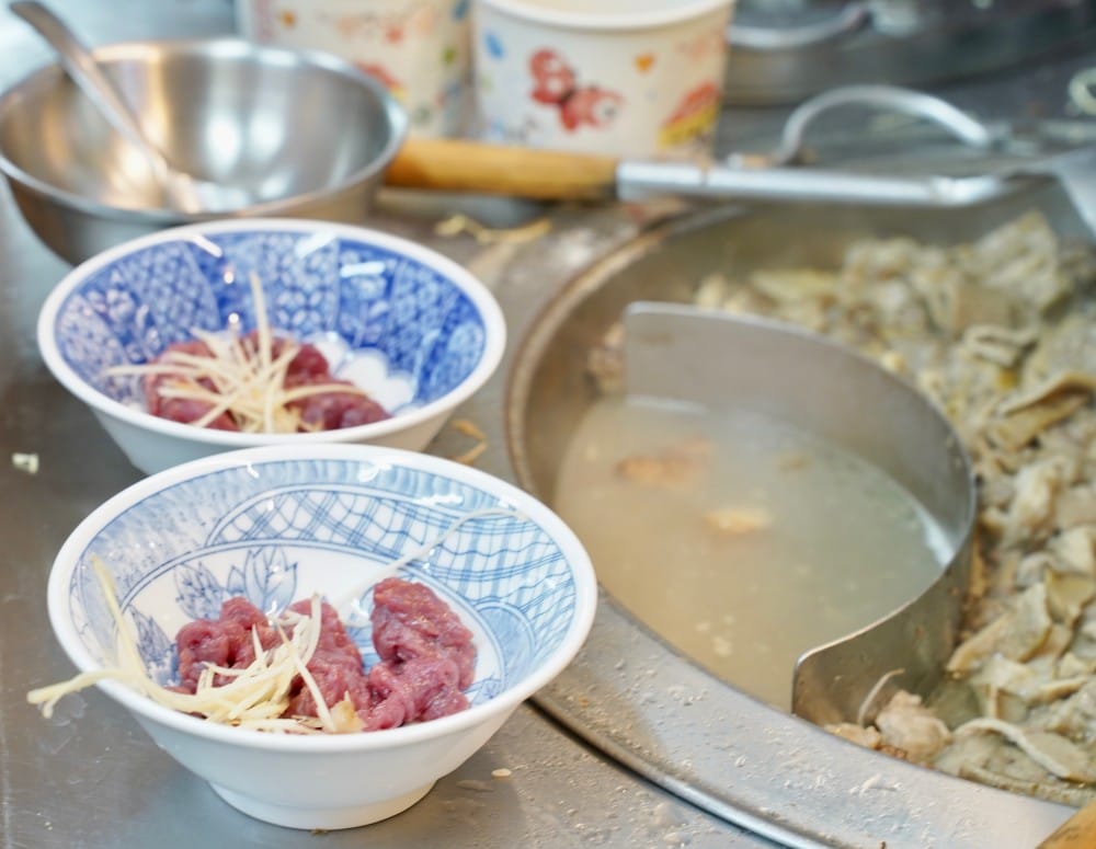 郭家炒牛肉｜萬華華西街夜市，80年老店台北最強炒牛肉，牛雜湯（菜單）