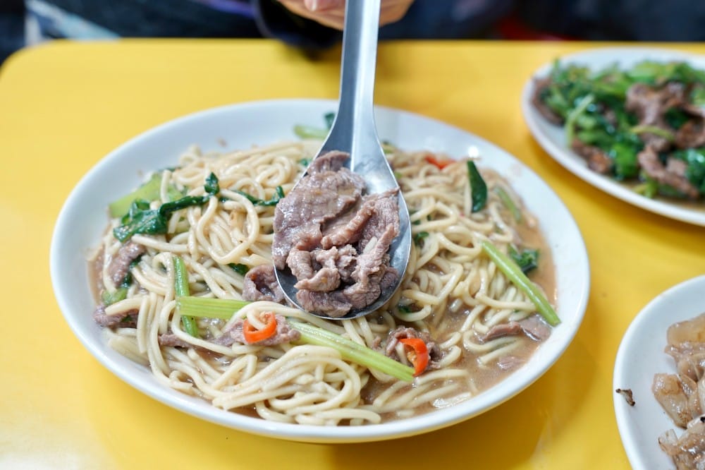 郭家炒牛肉｜萬華華西街夜市，80年老店台北最強炒牛肉，牛雜湯（菜單）