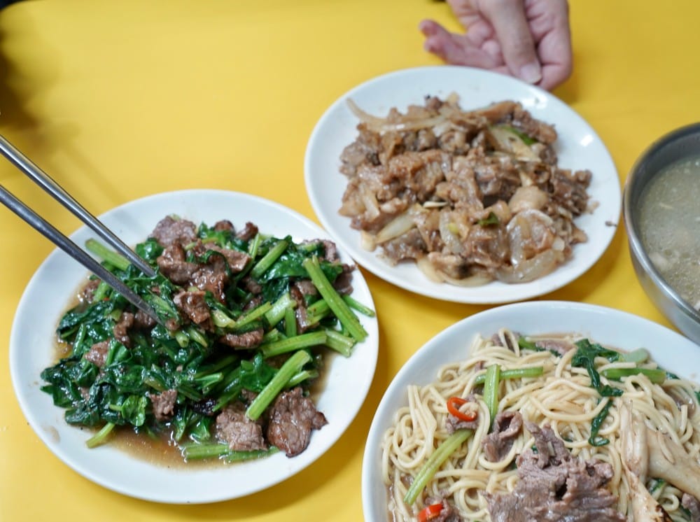 郭家炒牛肉｜萬華華西街夜市，80年老店台北最強炒牛肉，牛雜湯（菜單）