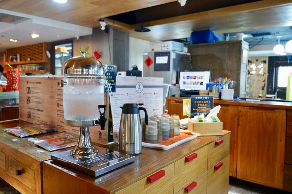 西門|沐茶閱讀咖啡館,不限時間有插座,愛坐多久坐多久,還有漫畫雜誌看到爽! - 第6張圖 西門|沐茶閱讀咖啡館,不限時間有插座,愛坐多久坐多久,還有漫畫雜誌看到爽!