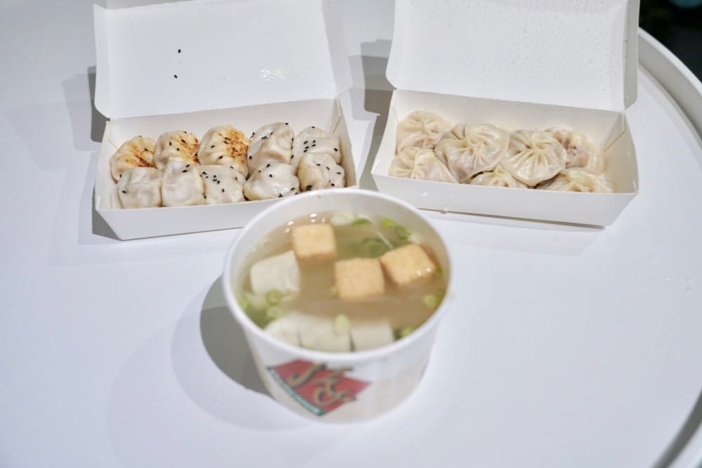 高雄|上海生煎湯包,20年人氣小店,湯包一咬就噴汁,滿滿上海口味! - 第19張圖 高雄|上海生煎湯包,20年人氣小店,湯包一咬就噴汁,滿滿上海口味!