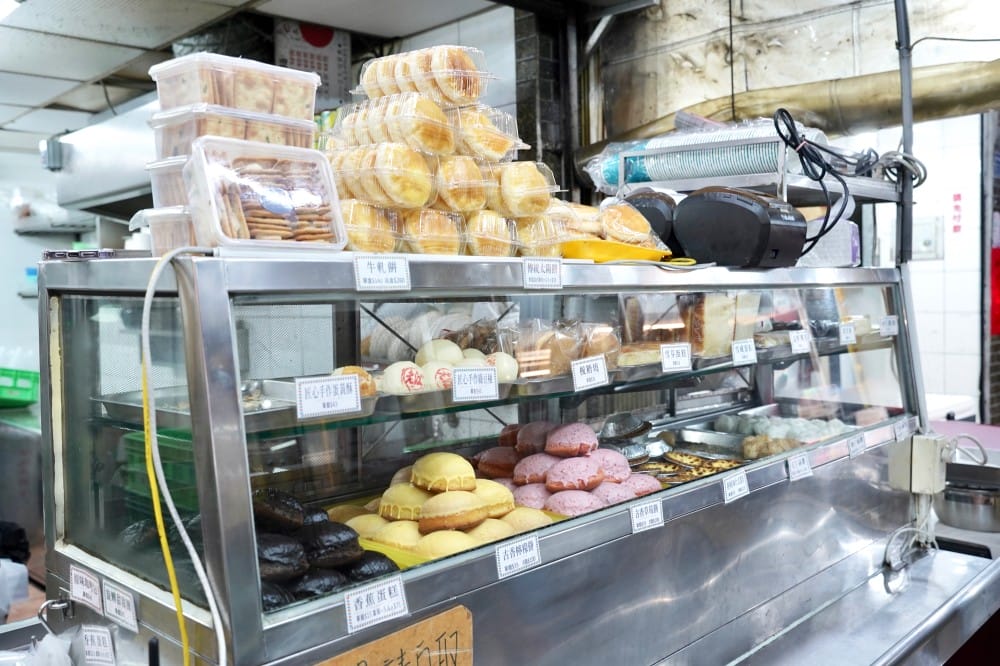 高雄|老江紅茶牛奶,六合夜市在地人推薦70年必喝奶茶,古早味,24小時營業 - 第8張圖 高雄|老江紅茶牛奶,六合夜市在地人推薦70年必喝奶茶,古早味,24小時營業