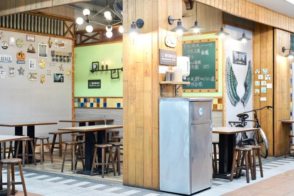 高雄｜老江紅茶牛奶，六合夜市在地人推薦70年必喝奶茶，古早味，24小時營業