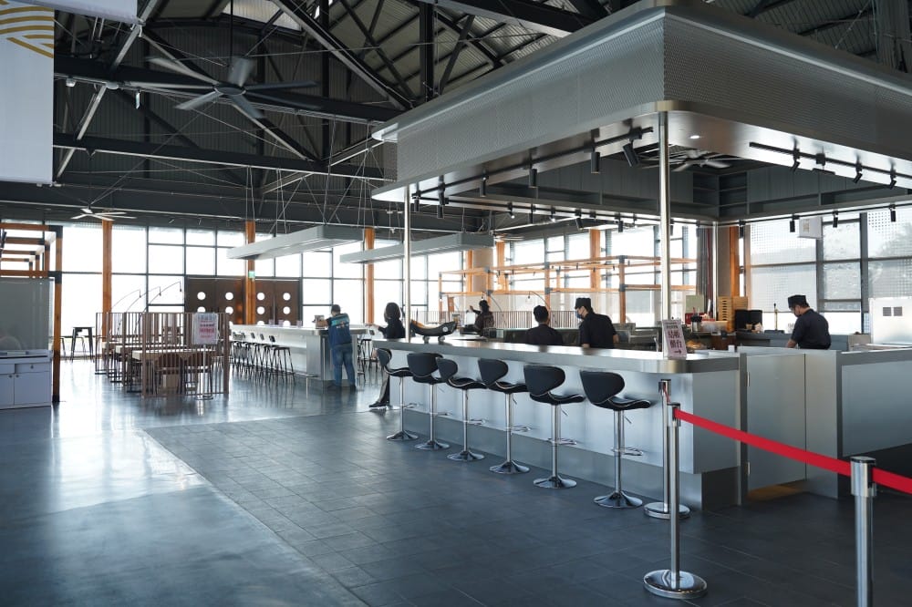 高雄鼓山魚市場|全台最美透明玻璃屋漁市場,直接面對無敵海景超浪漫,高雄新約會景點推薦 - 第43張圖 高雄鼓山魚市場|全台最美透明玻璃屋漁市場,直接面對無敵海景超浪漫,高雄新約會景點推薦