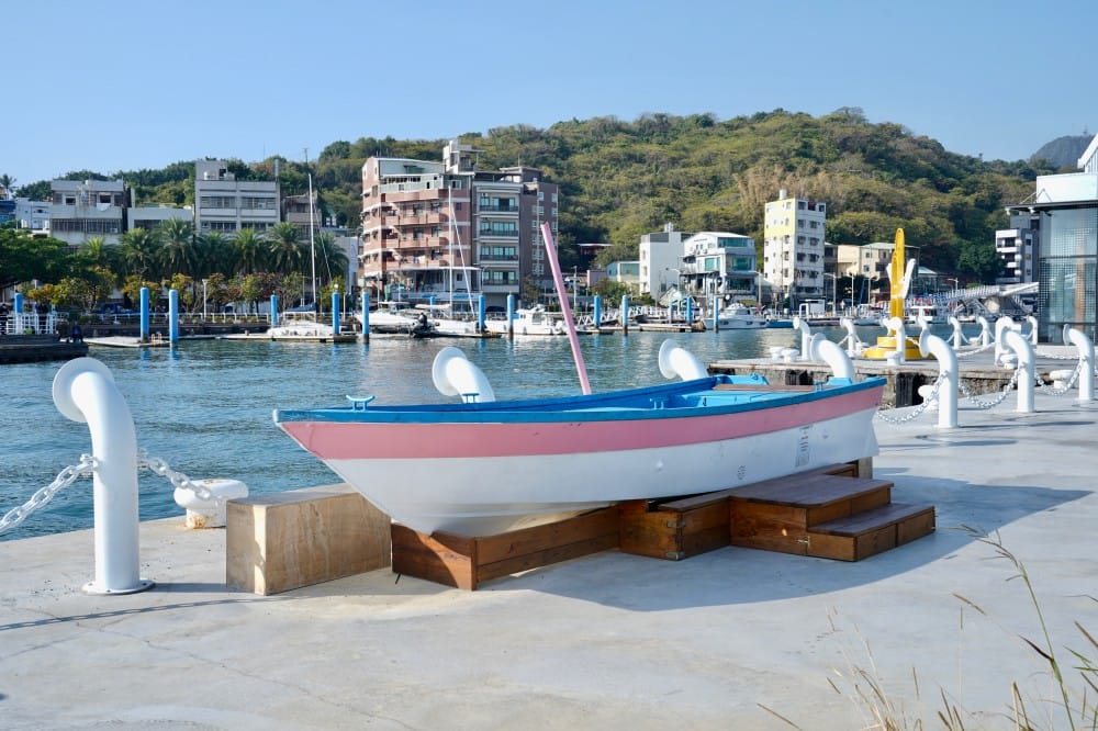 高雄鼓山魚市場|全台最美透明玻璃屋漁市場，直接面對無敵海景超浪漫，高雄新約會景點推薦