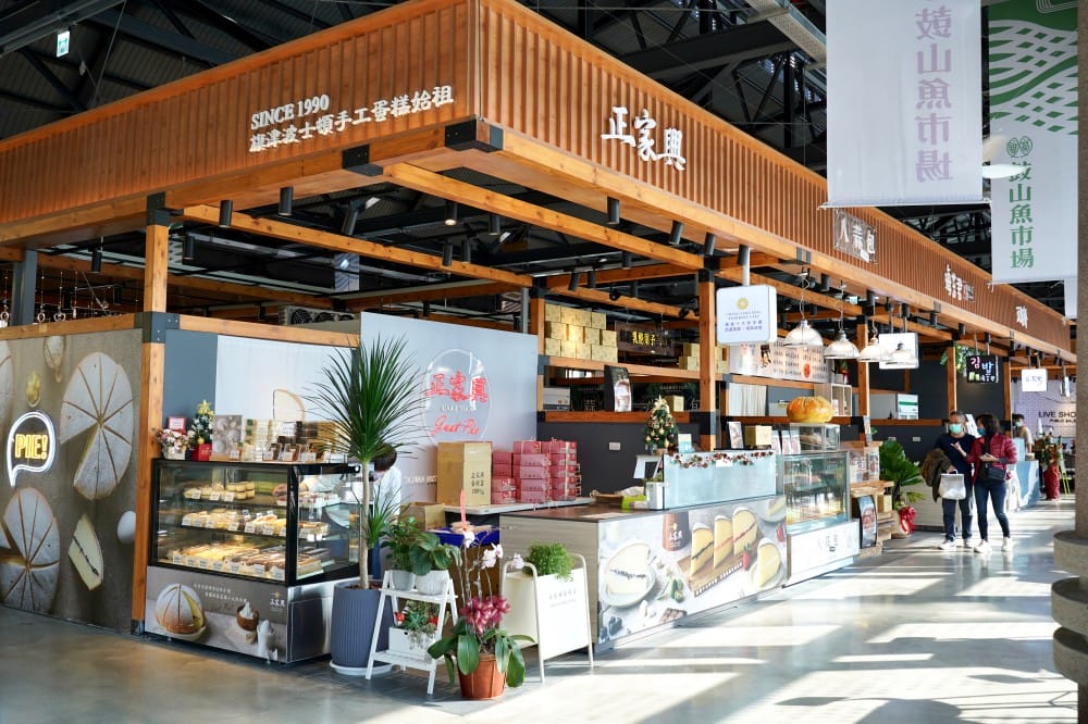 高雄鼓山魚市場|全台最美透明玻璃屋漁市場,直接面對無敵海景超浪漫,高雄新約會景點推薦 - 第32張圖 高雄鼓山魚市場|全台最美透明玻璃屋漁市場,直接面對無敵海景超浪漫,高雄新約會景點推薦