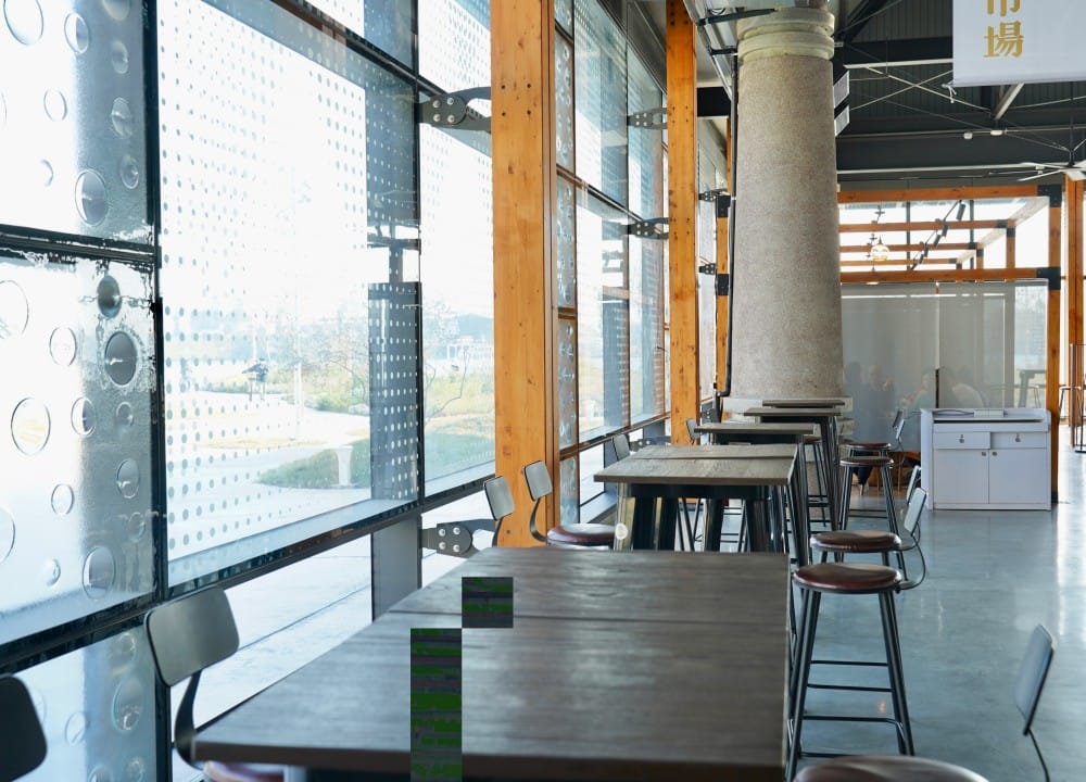 高雄鼓山魚市場|全台最美透明玻璃屋漁市場,直接面對無敵海景超浪漫,高雄新約會景點推薦 - 第34張圖 高雄鼓山魚市場|全台最美透明玻璃屋漁市場,直接面對無敵海景超浪漫,高雄新約會景點推薦