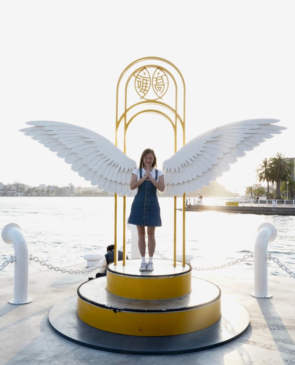 高雄鼓山魚市場|全台最美透明玻璃屋漁市場，直接面對無敵海景超浪漫，高雄新約會景點推薦