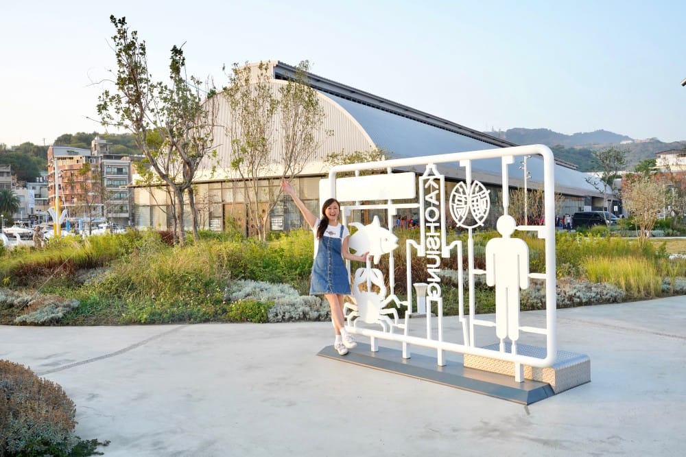 高雄鼓山魚市場|全台最美透明玻璃屋漁市場,直接面對無敵海景超浪漫,高雄新約會景點推薦 - 第16張圖 高雄鼓山魚市場|全台最美透明玻璃屋漁市場,直接面對無敵海景超浪漫,高雄新約會景點推薦