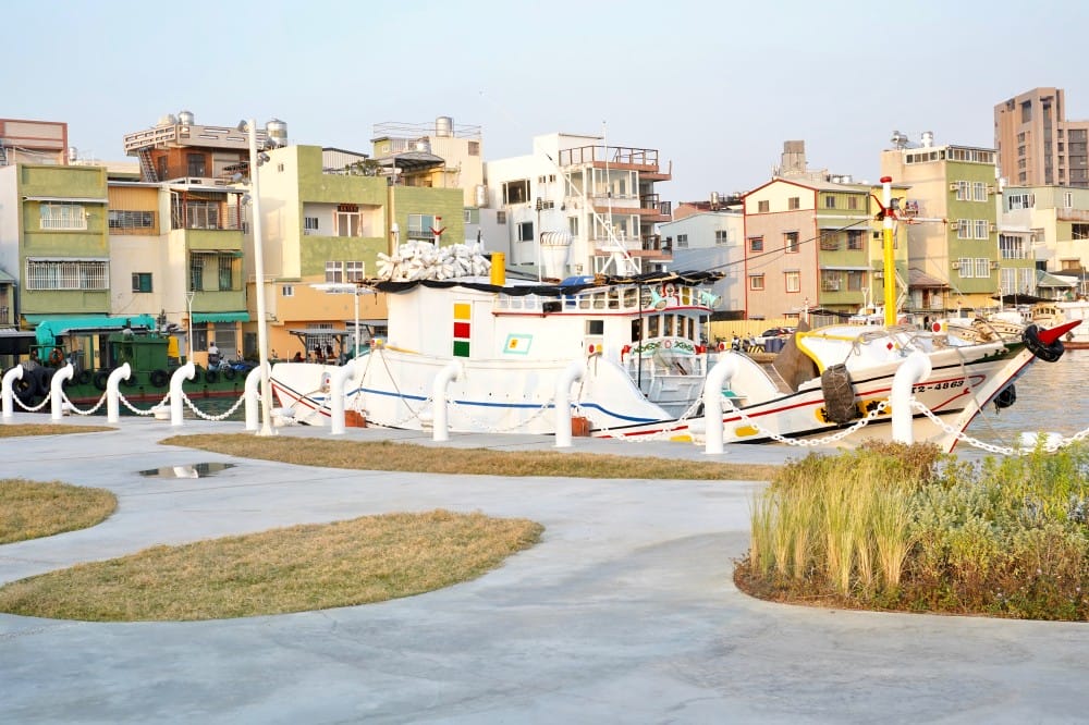 高雄鼓山魚市場|全台最美透明玻璃屋漁市場,直接面對無敵海景超浪漫,高雄新約會景點推薦 - 第21張圖 高雄鼓山魚市場|全台最美透明玻璃屋漁市場,直接面對無敵海景超浪漫,高雄新約會景點推薦