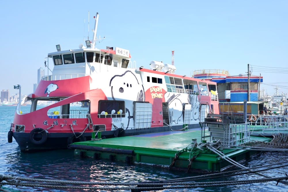 高雄鼓山魚市場|全台最美透明玻璃屋漁市場,直接面對無敵海景超浪漫,高雄新約會景點推薦 - 第9張圖 高雄鼓山魚市場|全台最美透明玻璃屋漁市場,直接面對無敵海景超浪漫,高雄新約會景點推薦