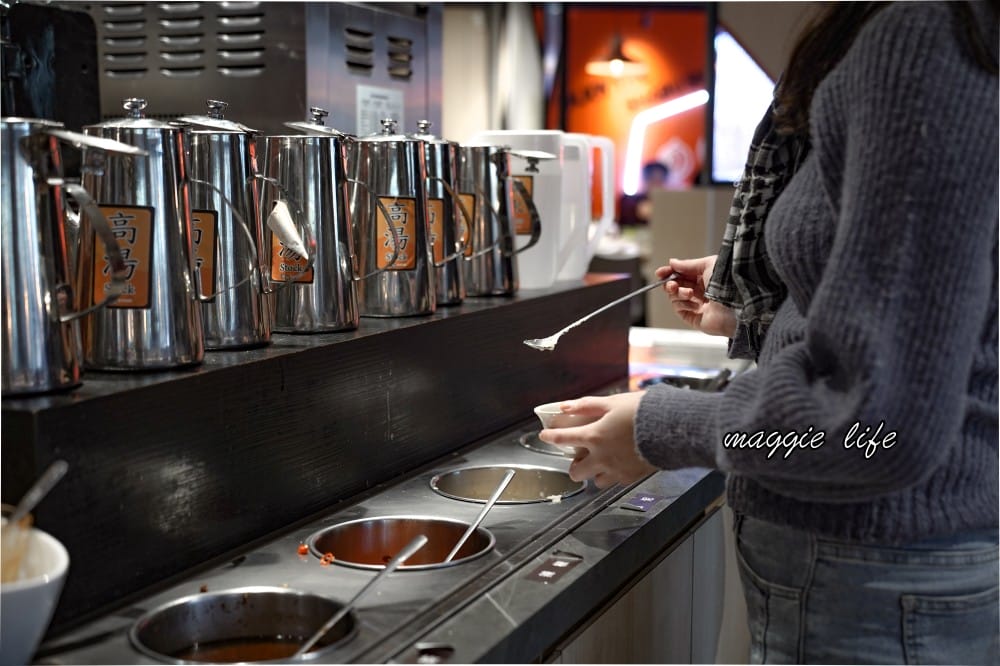 錢都日式涮涮鍋市民大道店｜莫凡彼咖啡，冷熱飲無限暢飲，霜淇淋冰淇淋吃到爽
