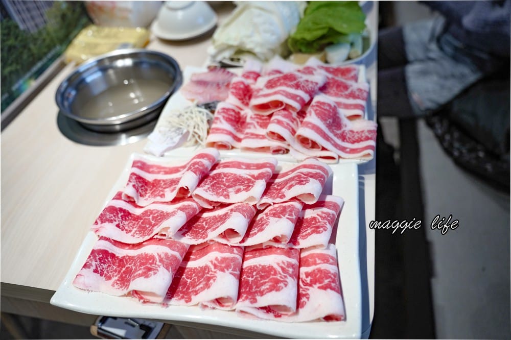 錢都日式涮涮鍋市民大道店｜莫凡彼咖啡，冷熱飲無限暢飲，霜淇淋冰淇淋吃到爽