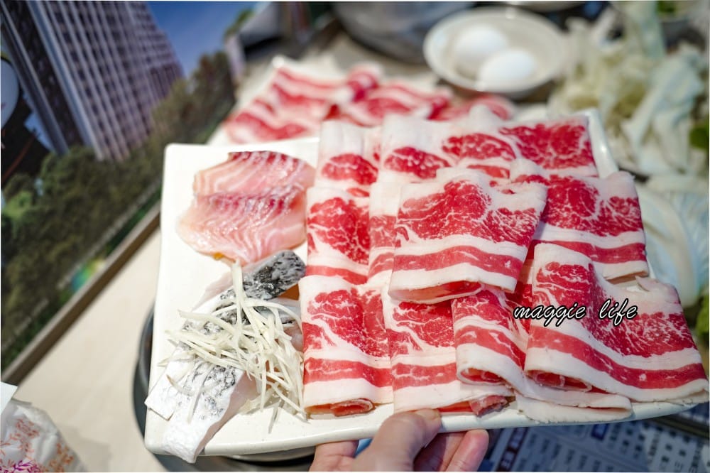 錢都日式涮涮鍋市民大道店｜莫凡彼咖啡，冷熱飲無限暢飲，霜淇淋冰淇淋吃到爽