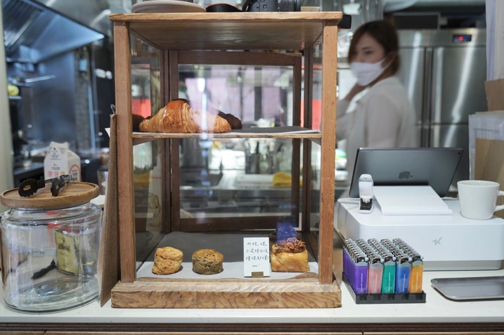 NUMÉRO QUATRE|信義區松菸旁一秒到法國街頭咖啡廳，享受法式早午餐悠閒下午茶